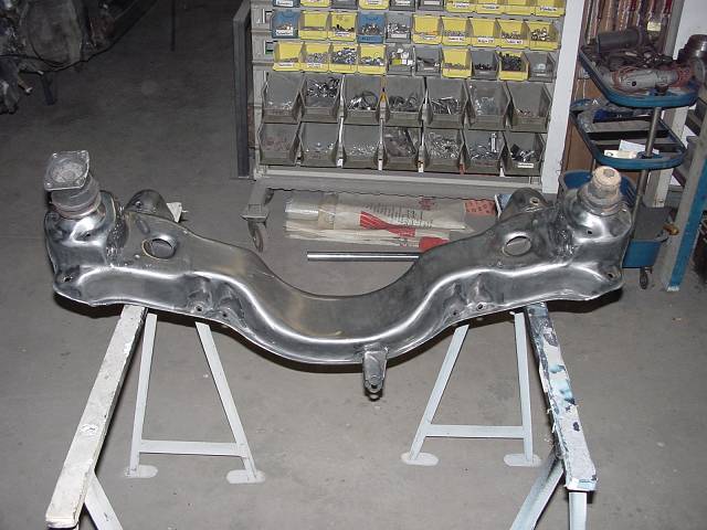 Bild-371: Vorderachsträger-1